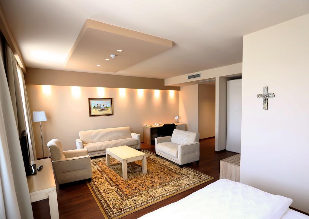 Hotel Quercus Medjugorje Phòng bức ảnh